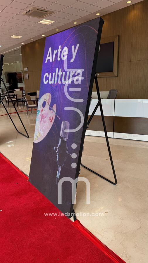 Banner con pantalla LED